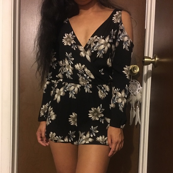 one clothing Pants - Long sleeve floral romper